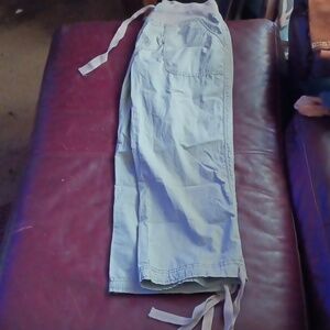 Calvin Klein capris, size small, color BUZ